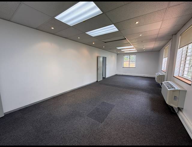 144M² OFFICE TO LET IN RIVIERA